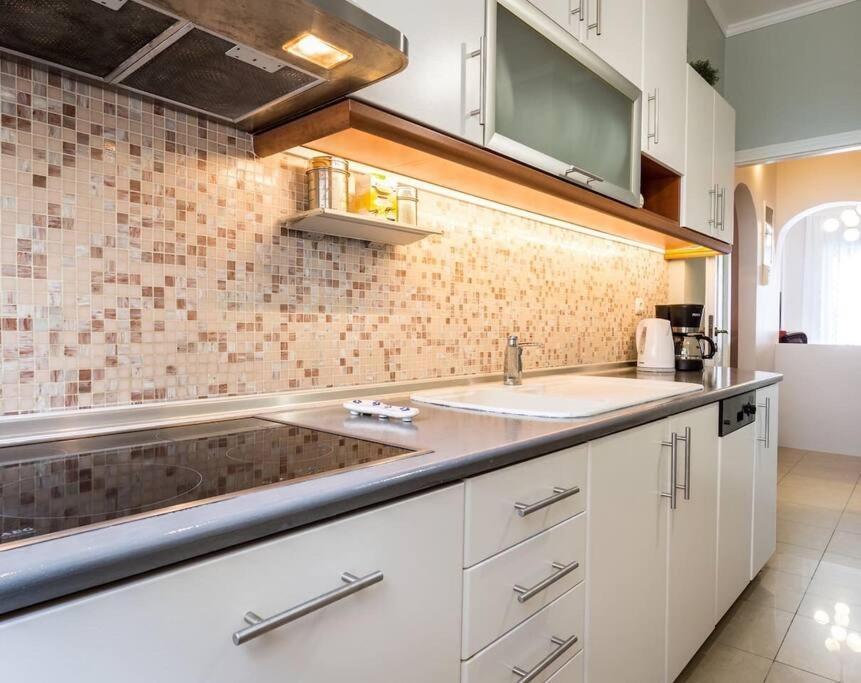 A Unique Apartment In The Historical Center-3Bds Aten Exteriör bild